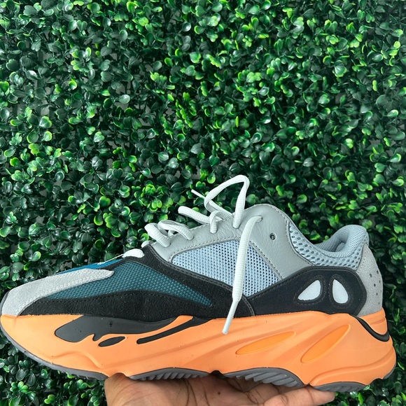 Yeezy boost 700
